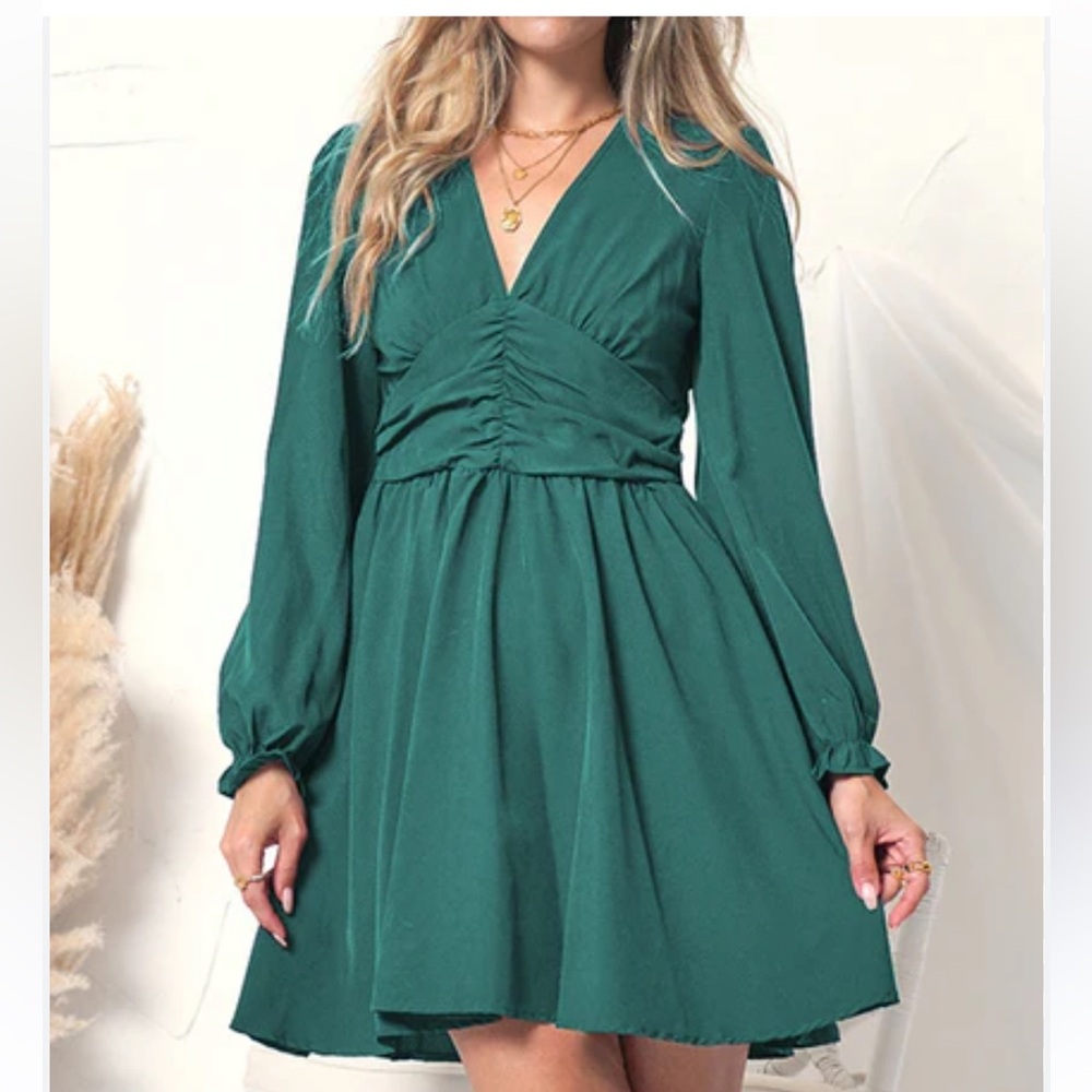 Elegant Green V-Neck Dress Like New